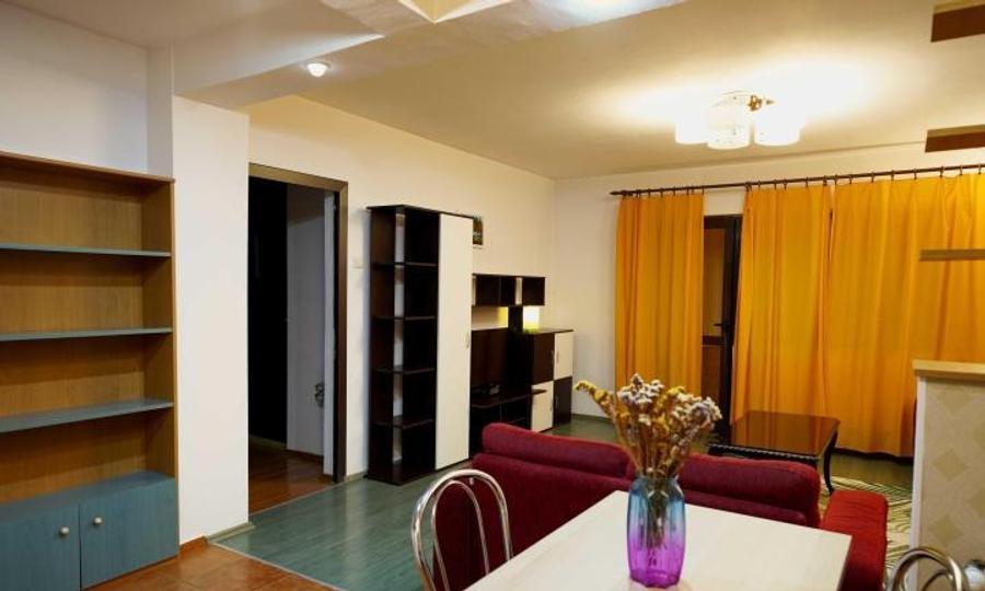 Apartament cu 2 camere semidecomandat, mobilat în Vitan Mall