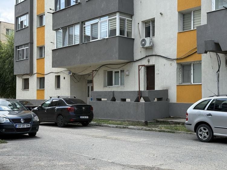 Apartament cu 4 camere decomandat în Central