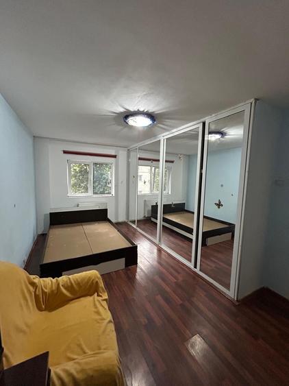 Apartament cu 2 camere decomandat în CET