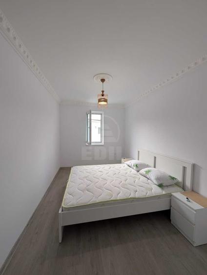 Apartament cu 3 camere semidecomandat în Florești