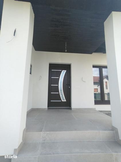 Casă cu 4 camere cu Teren 500 Mp în Blandiana