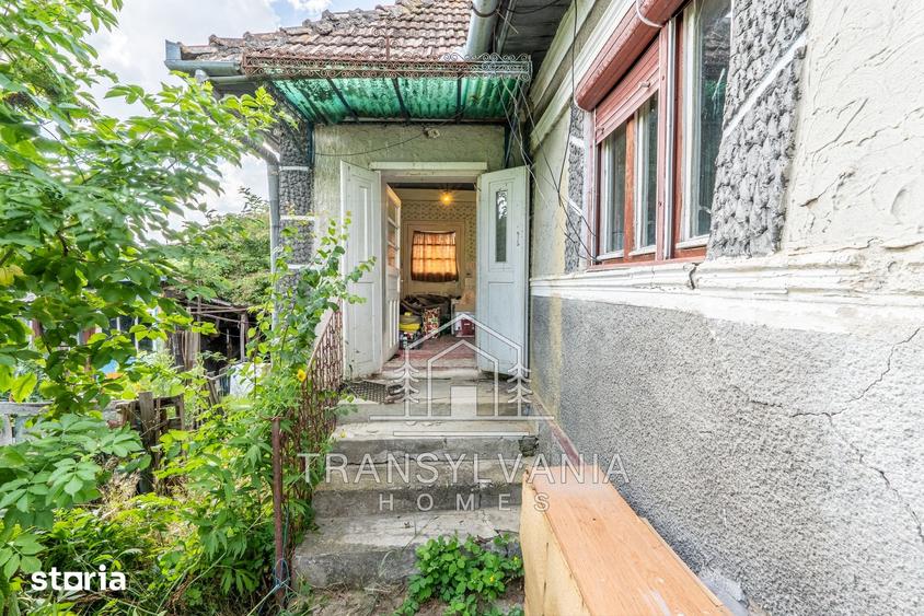 Casă cu 4 camere cu Teren 2560 Mp în Sâmboleni