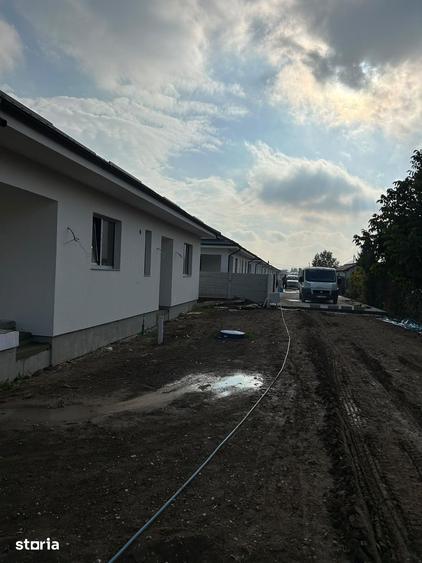 Casă cu Teren 100 Mp în Domnești