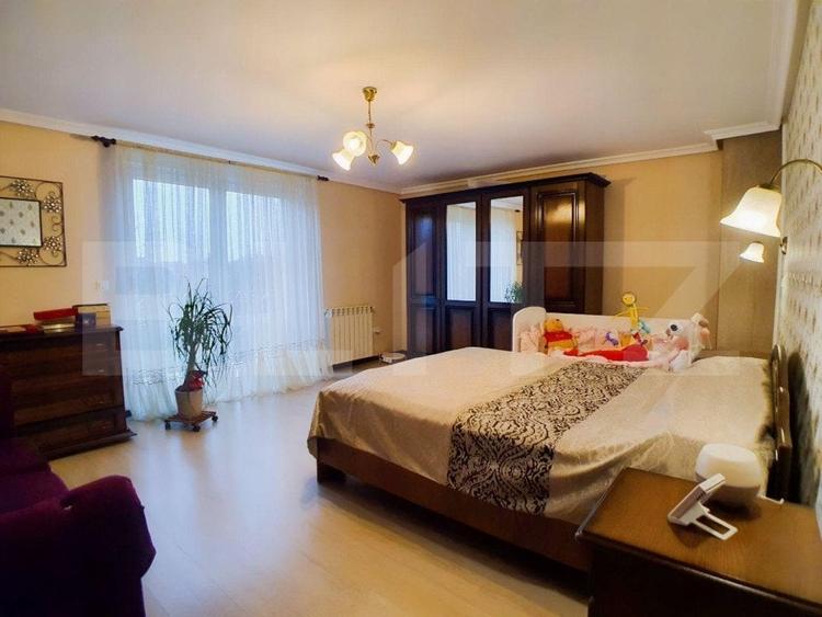 Casă individuală cu 5 camere cu Garaj în Unirea