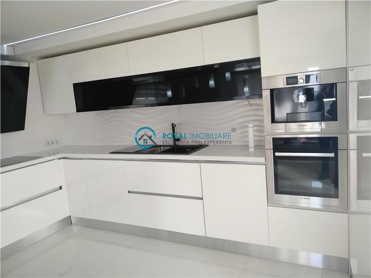 Apartament cu 3 camere decomandat, mobilat în Central