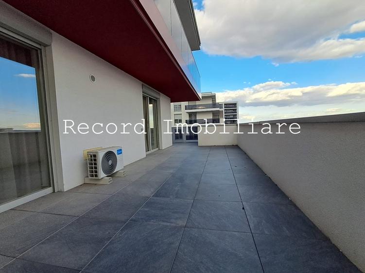 Apartament cu 4 camere semidecomandat în Mărăști