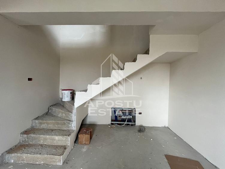 Duplex cu 4 camere cu Canalizare în Urseni