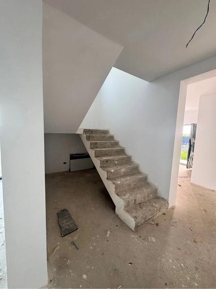 Casă cu 5 camere cu Teren 517 Mp în Central