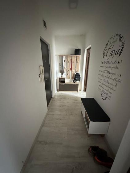 Apartament cu 2 camere decomandat în Girocului