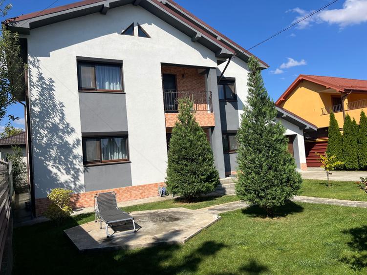 Casă cu 4 camere în Câmpineanca