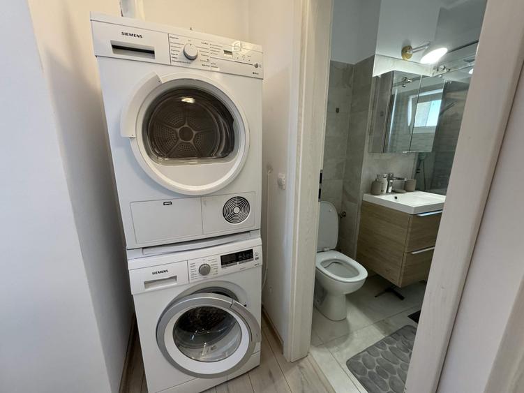 Apartament cu 3 camere decomandat, mobilat în