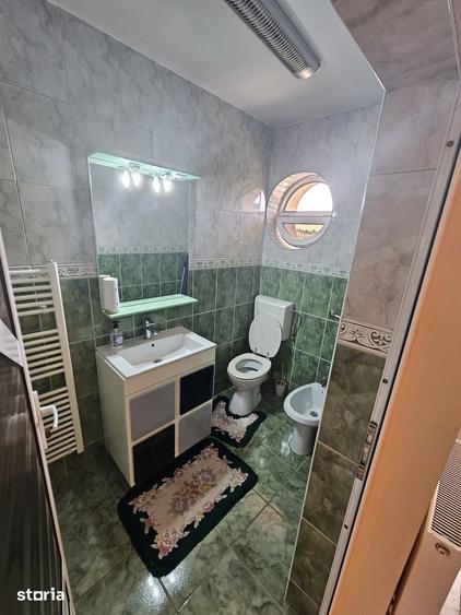 Casă cu 6 camere cu Teren 800 Mp în Micești