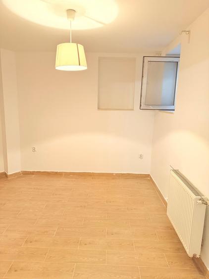 Apartament cu 3 camere semidecomandat în Arcul de Triumf