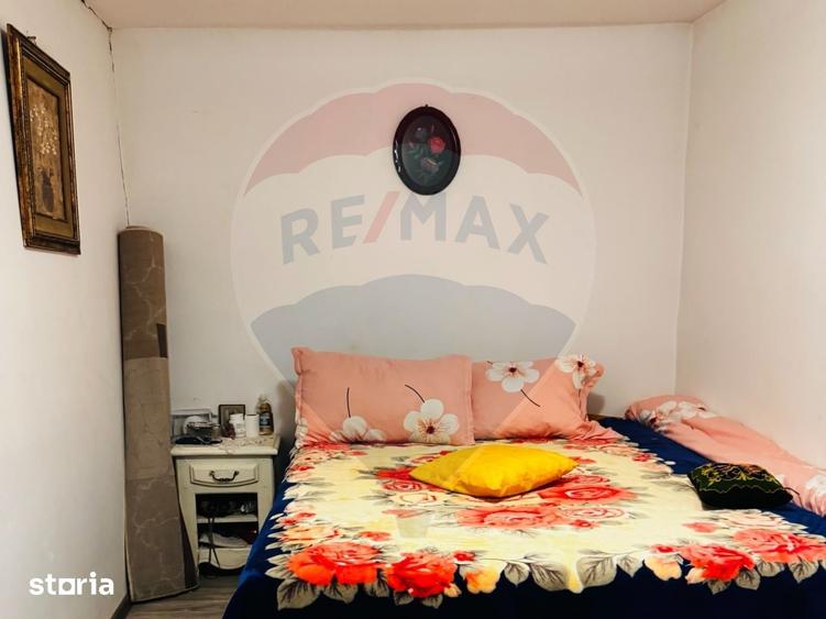 Casă cu 6 camere cu Teren 3548 Mp în Sănduleni