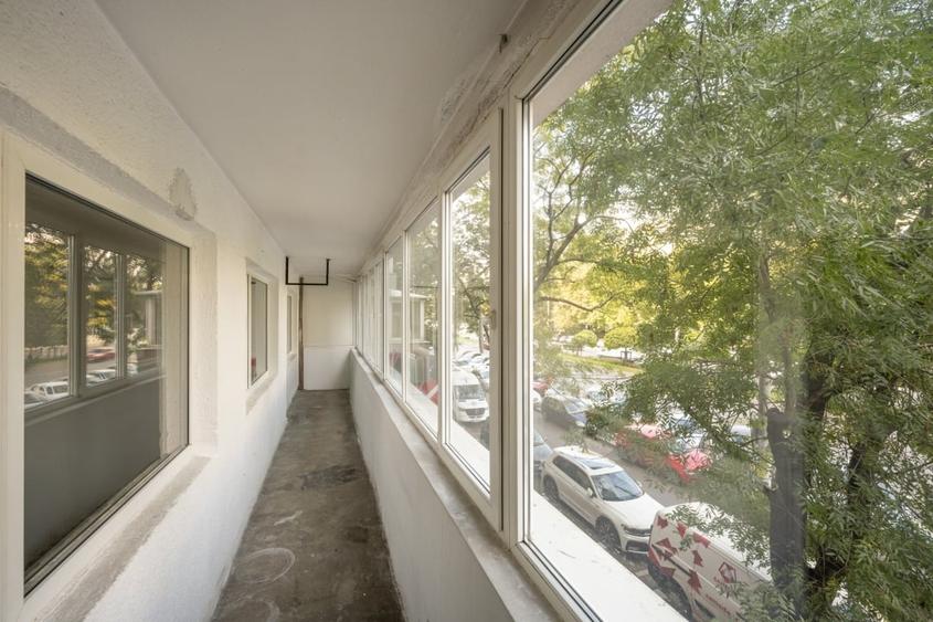 Apartament cu 3 camere decomandat în Lujerului