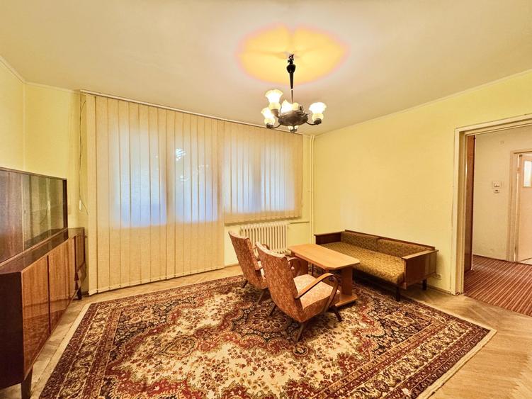Apartament cu 3 camere semidecomandat în Lujerului