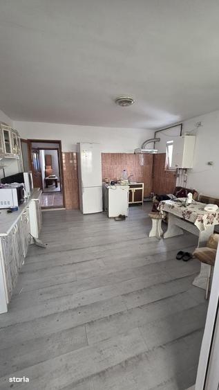 Casă cu 4 camere cu Teren 920 Mp în Central