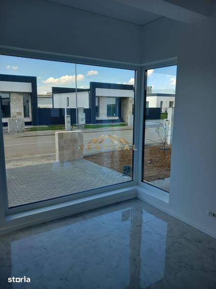 Casă cu 3 camere cu Teren 445 Mp în Central