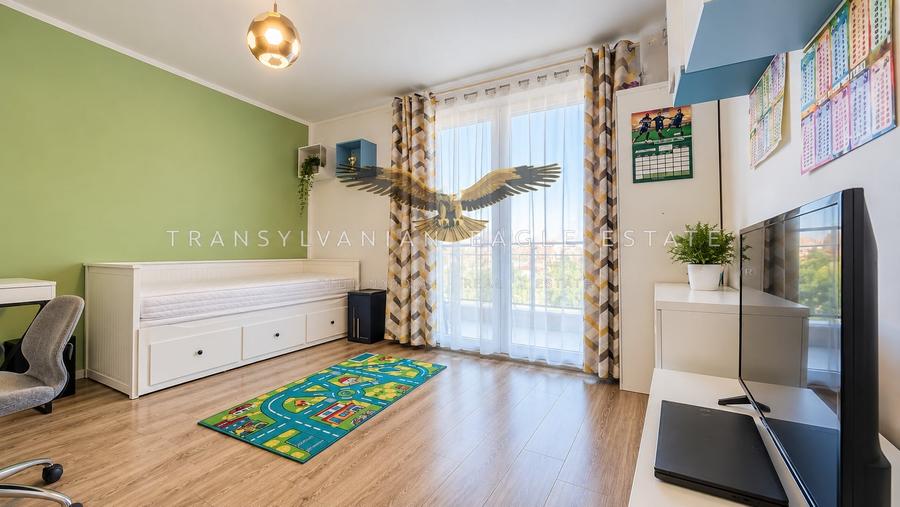 Apartament cu 3 camere semidecomandat, mobilat în Mărăști