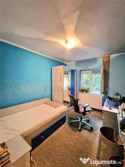 Apartament cu 4 camere decomandat în Steaua
