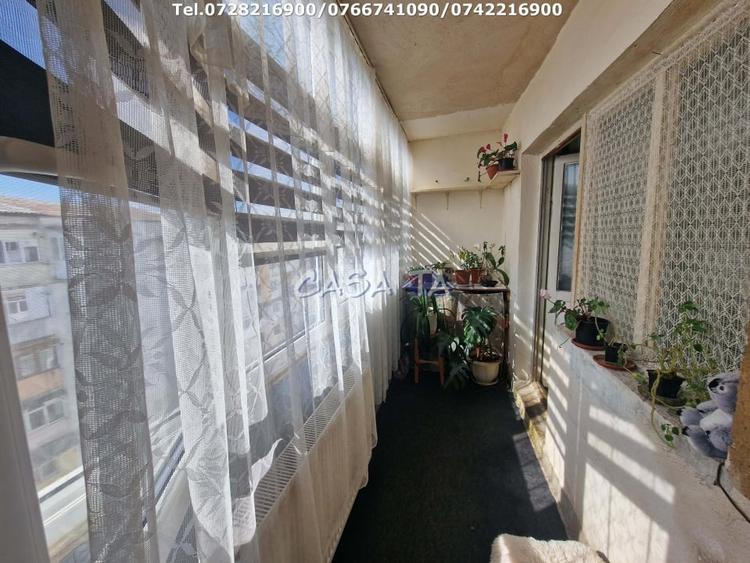 Apartament cu 3 camere decomandat, mobilat în Central