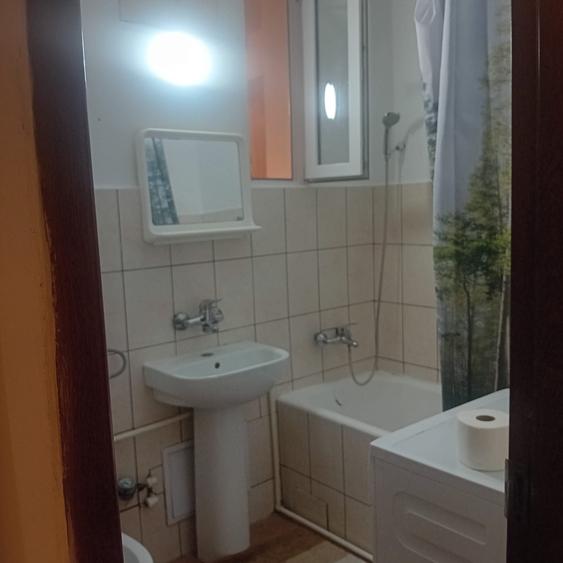 Garsonieră decomandată în Unirii Centru