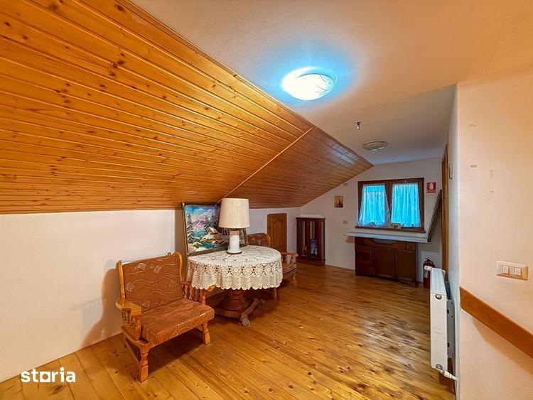 Casă cu 8 camere cu Teren 1318 Mp în Alexandru cel Bun