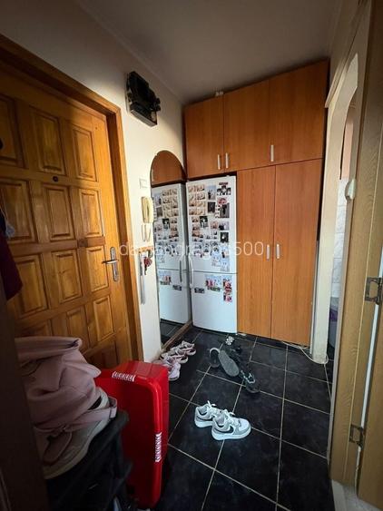Inchiriez apartament cu o camera tip D,rogerius
