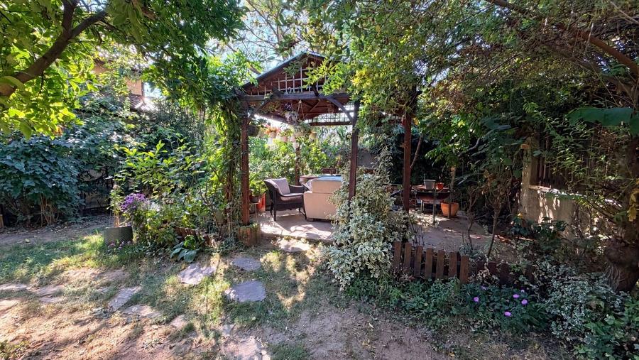 Casă individuală cu 3 camere cu Canalizare în Fundeni