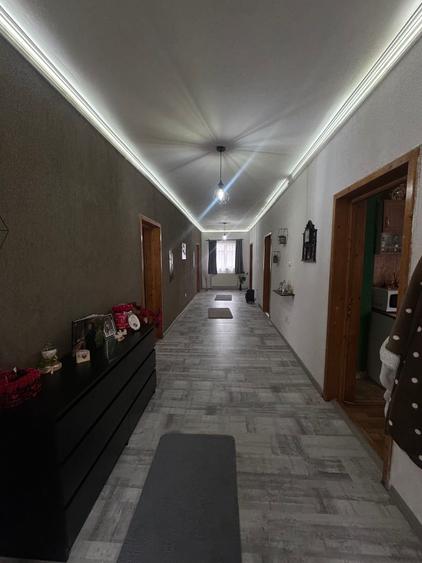 Casă cu 4 camere în Central