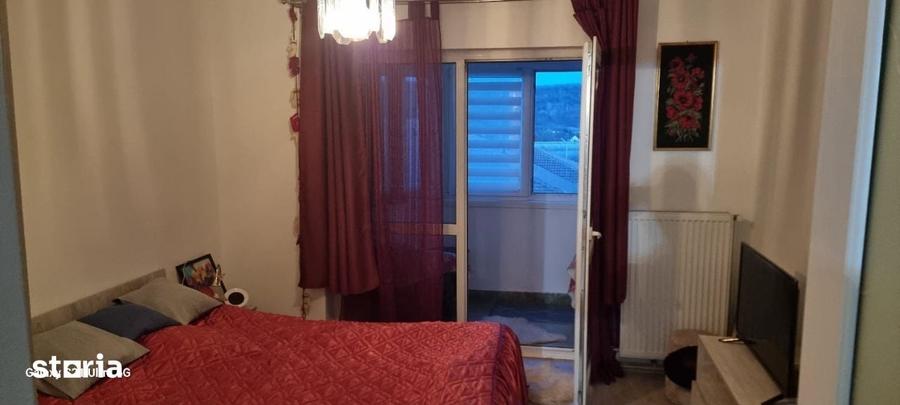 Apartament cu 3 camere decomandat în Ostroveni