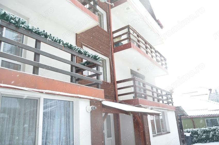 Apartament cu 3 camere decomandat în Poiana Țapului