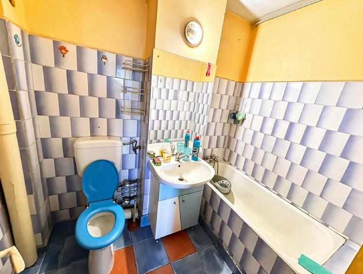 Apartament cu 2 camere decomandat în Titan