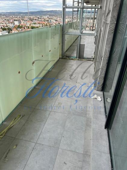 Apartament cu 2 camere semidecomandat, mobilat în Mărăști
