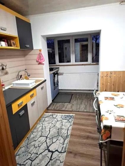 Apartament cu 3 camere decomandat în Sud