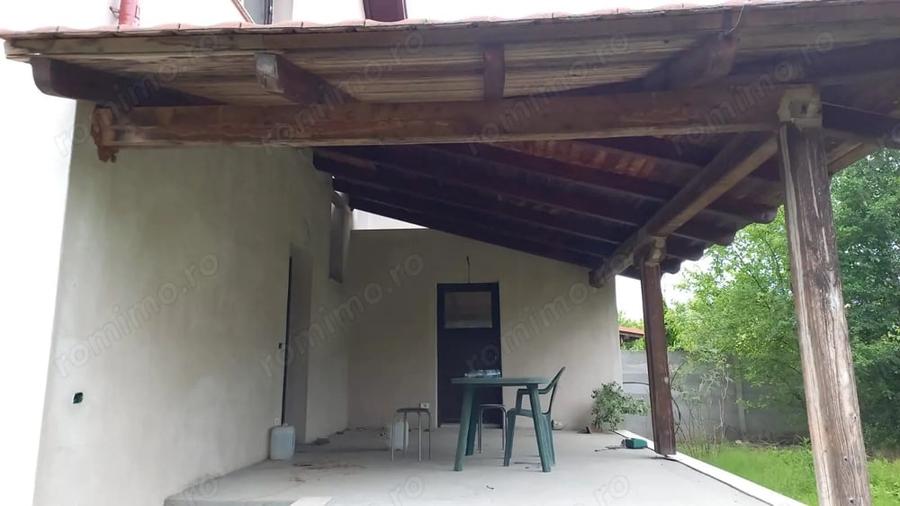Casă cu Teren 1100 Mp în Mărtinești