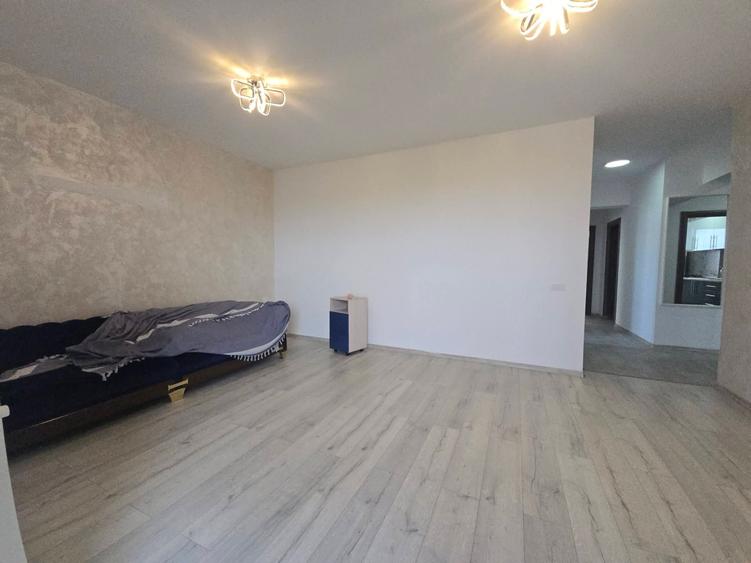 Apartament cu 3 camere decomandat în Dobroești