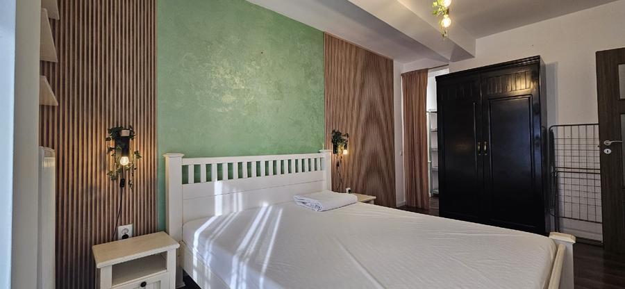 Apartament cu 3 camere semidecomandat în Grigorescu