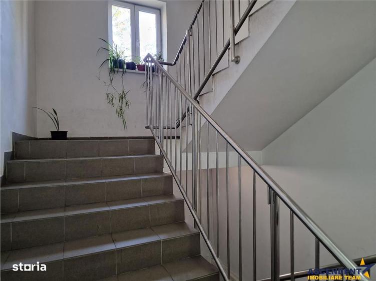 Apartament cu 3 camere decomandat în Est