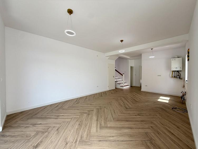 Duplex cu 4 camere cu Canalizare în Dumbrăvița