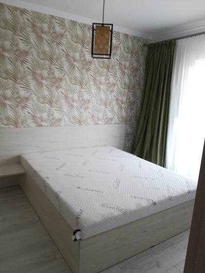 Apartament cu 2 camere semidecomandat, mobilat în Florești