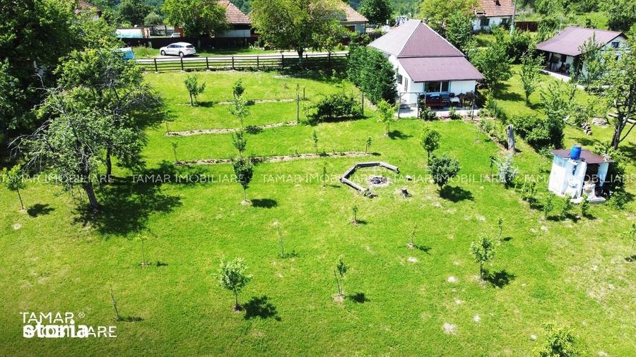 Casă cu 2 camere cu Teren 8800 Mp în Gurahonț