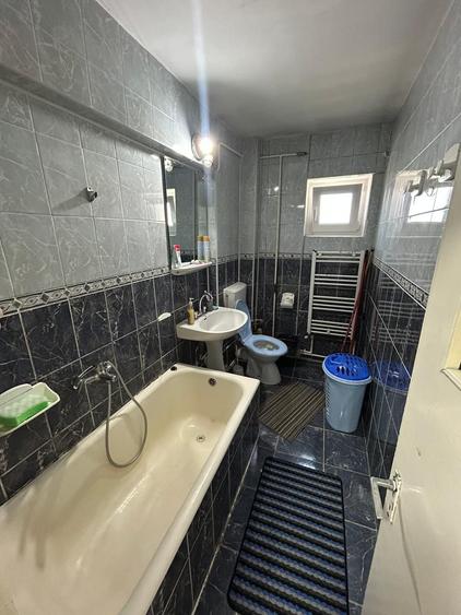Apartament cu 3 camere decomandat în Alexandru cel Bun