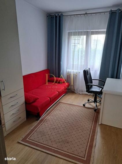 Apartament cu 3 camere decomandat în Florești