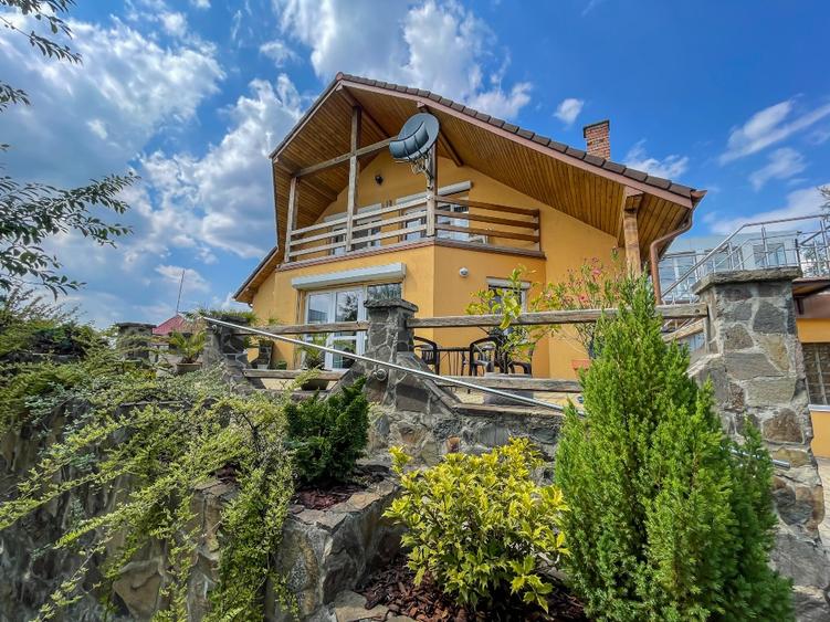 Casă individuală cu 5 camere cu Teren 1700 Mp în Nord-Est