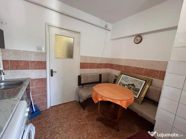 Apartament cu 2 camere decomandat în Buzaului