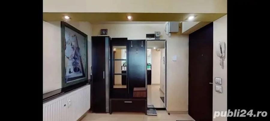 Apartament cu 3 camere decomandat în Berceni