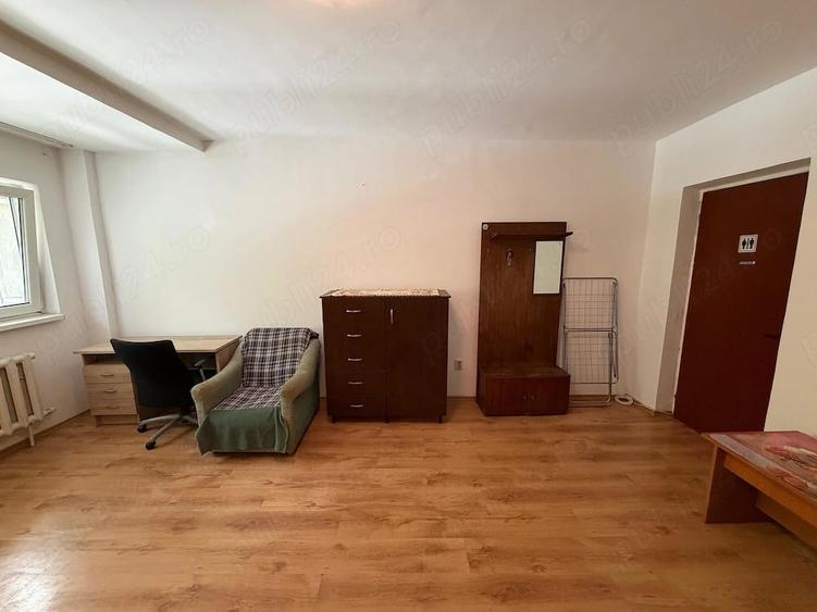 Garsonieră decomandată în Central