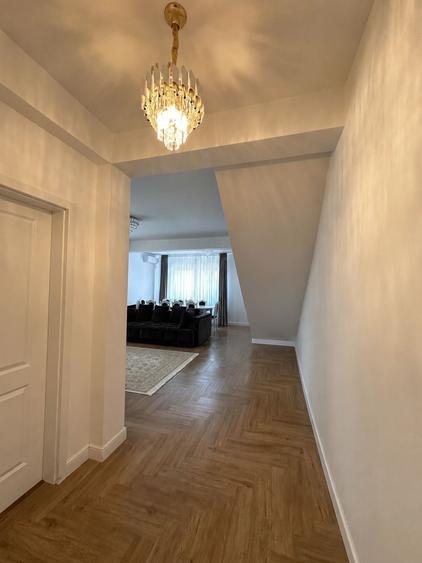 Casă cu 3 camere în Central