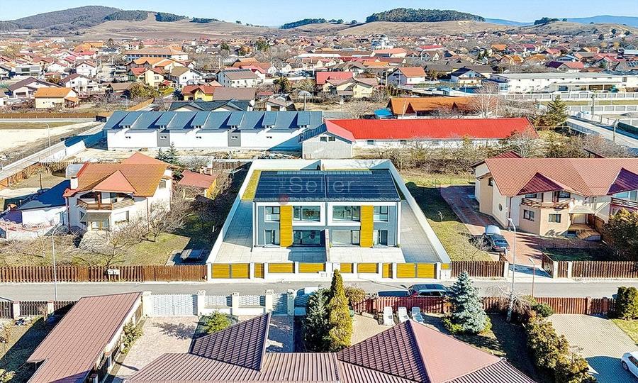 Casă individuală cu 4 camere cu Canalizare în Sânpetru